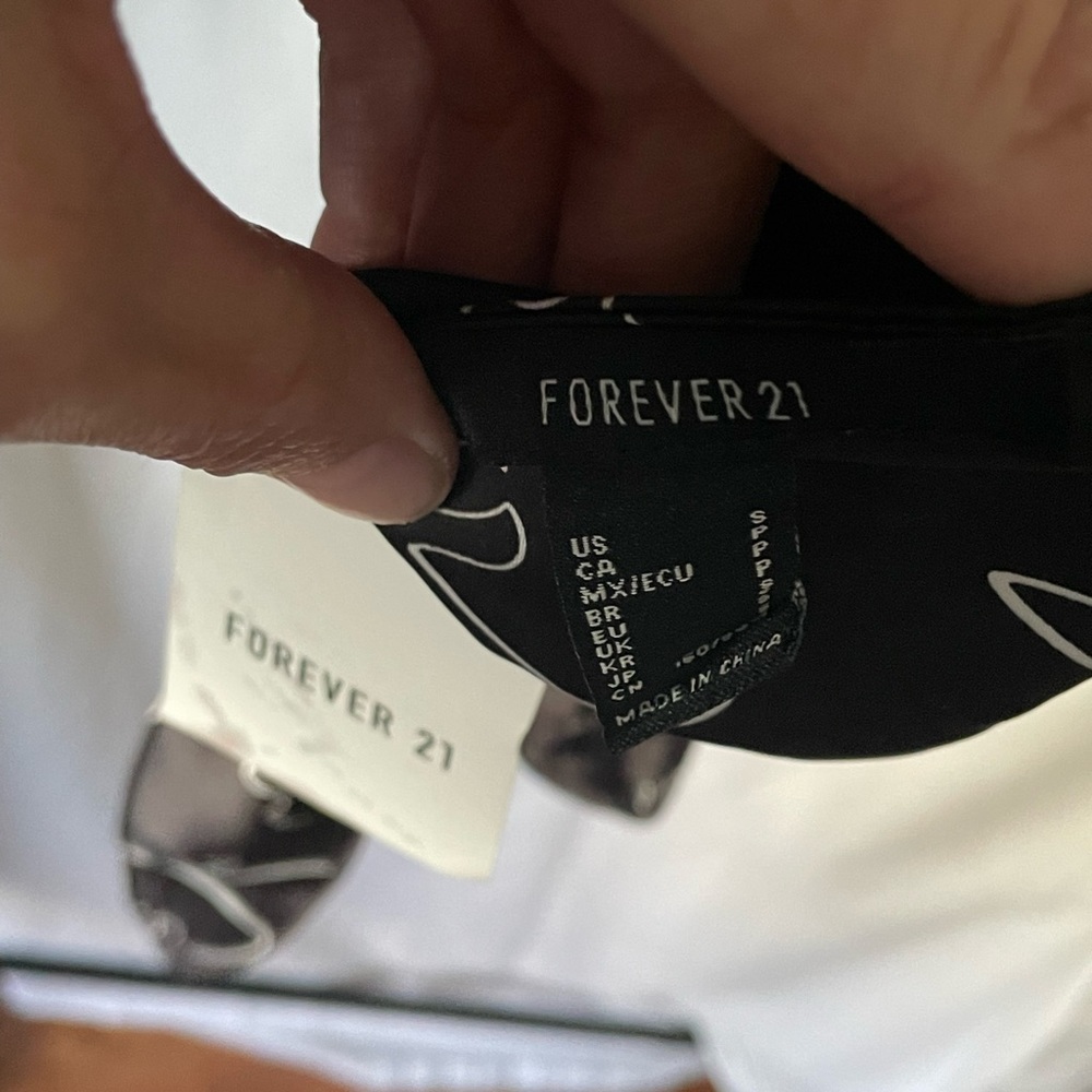 F21 tie back crop top NWT - Picture 8 of 9